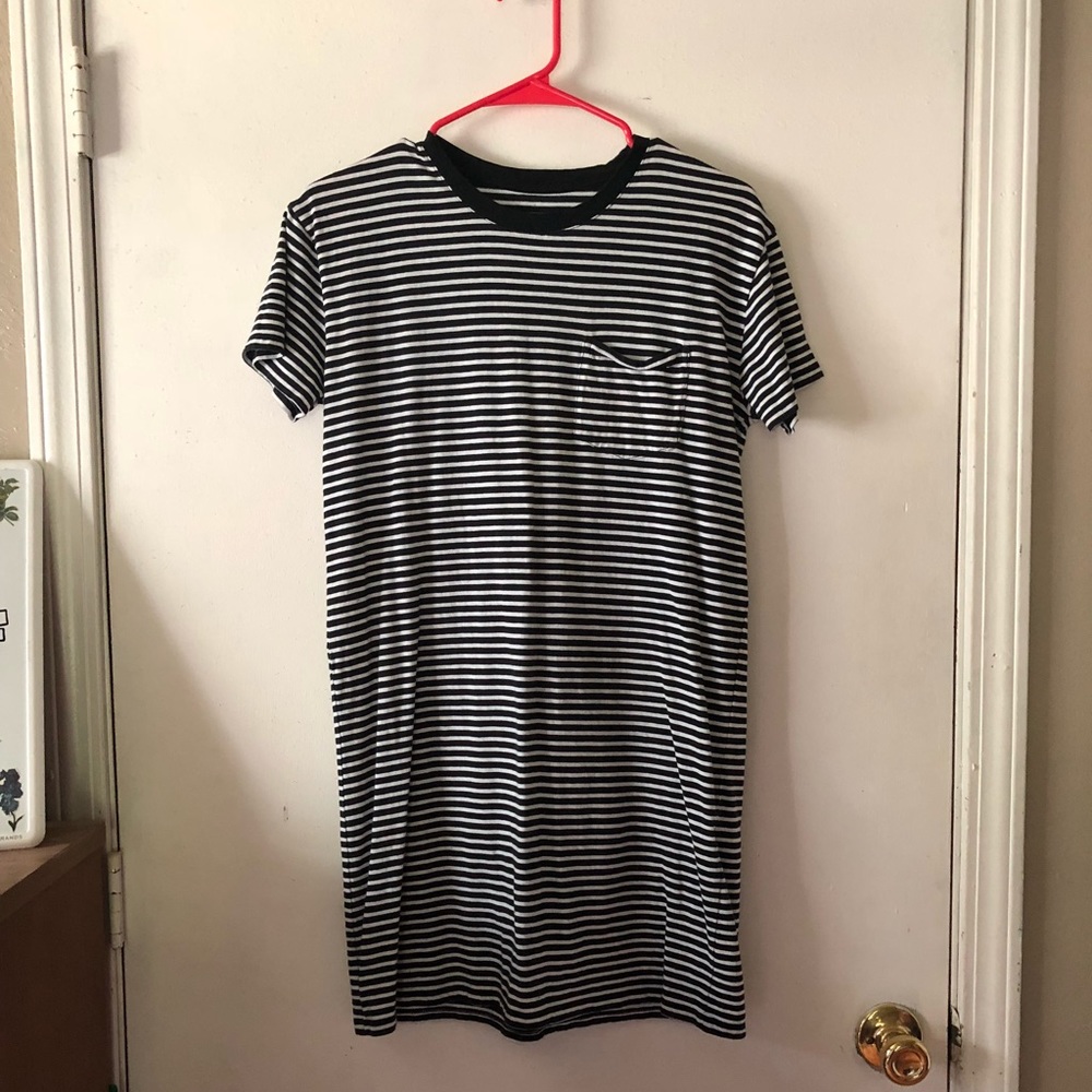 Everlane Black and White T-Shirt Dress